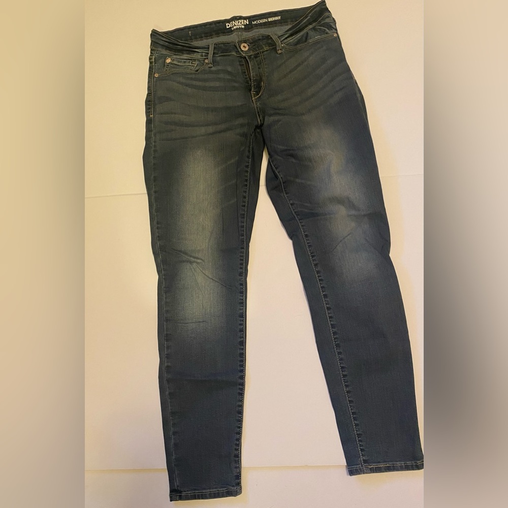 Women’s Denizen by Levi women’s skinny jeans size 6